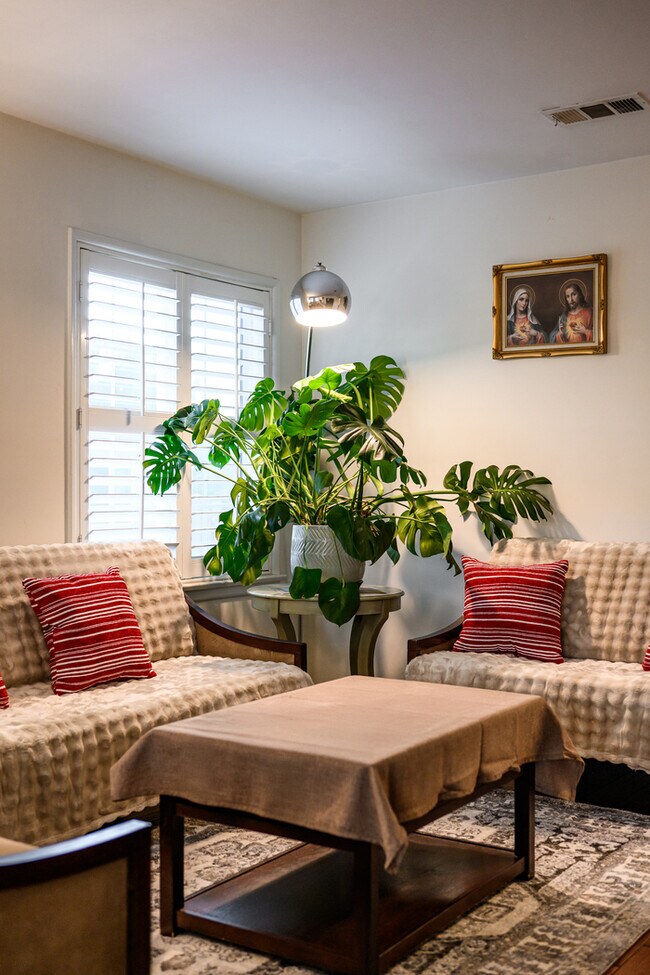 Building Photo - 1751 Belmont Ave