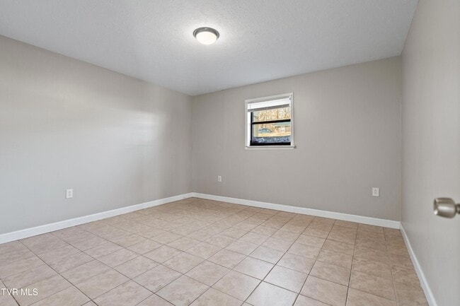 Building Photo - 1001 Kiser Blvd