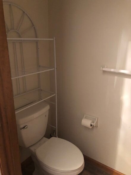 Building Photo - 305 Sheetz Way