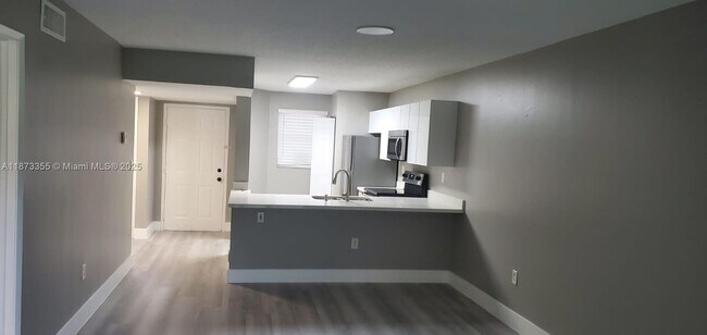 Building Photo - 9934 Nob Hill Ln