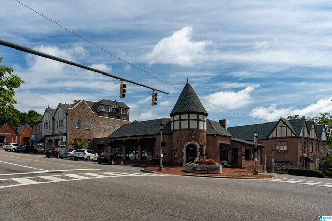 Building Photo - 1880 Red Mountain Ln