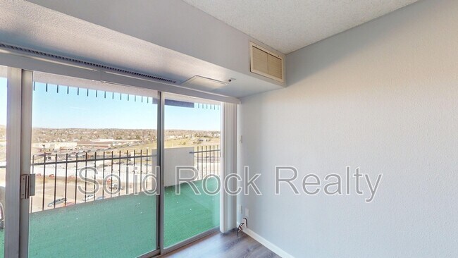 Building Photo - 411 Lakewood Cir