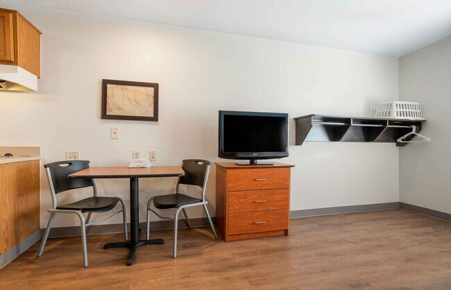 Building Photo - Furnished Studio-Tallahassee - East