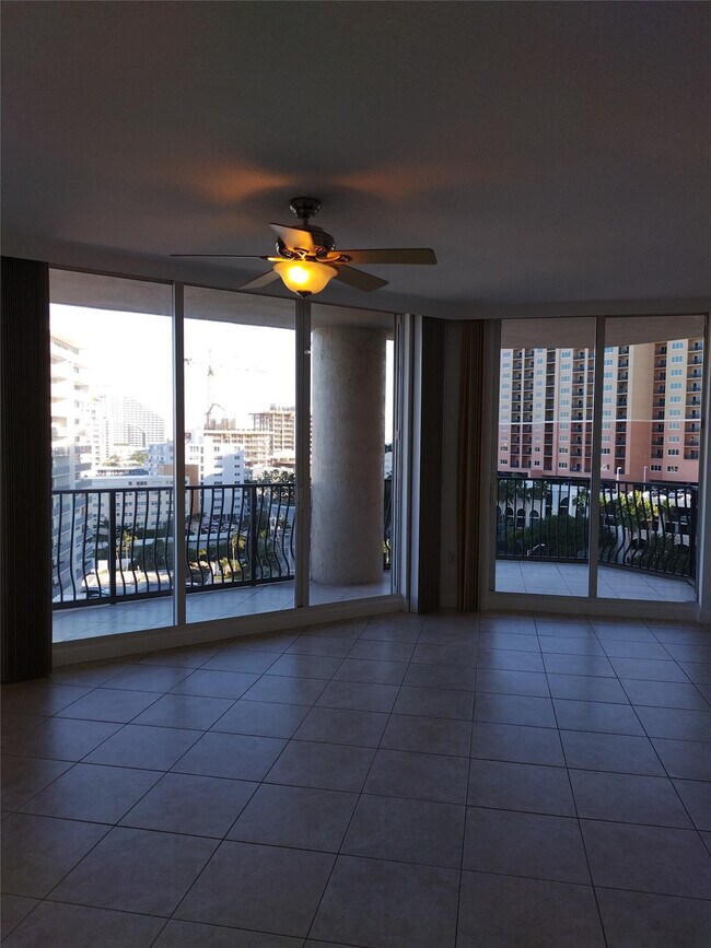 Building Photo - 100 S Birch Rd