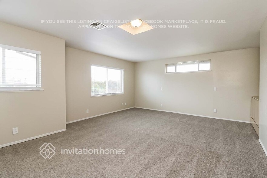 Building Photo - 10471 Reymouth Ave