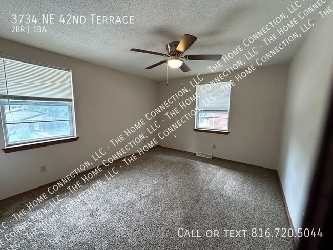 Building Photo - 3734 NE 42nd Terrace