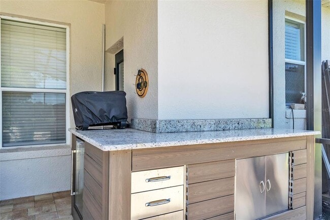 Building Photo - 9957 Oak Quarry Dr