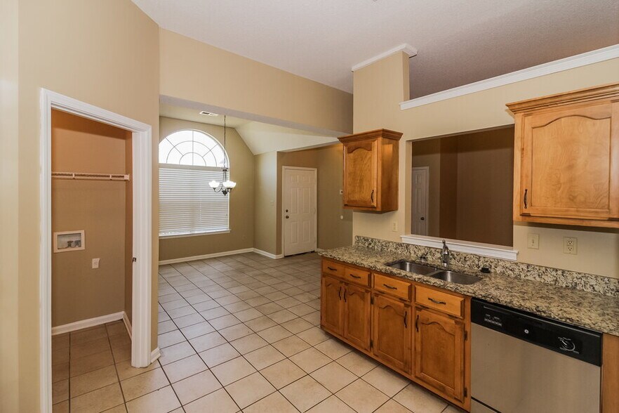 Building Photo - 8207 Cross Point Dr