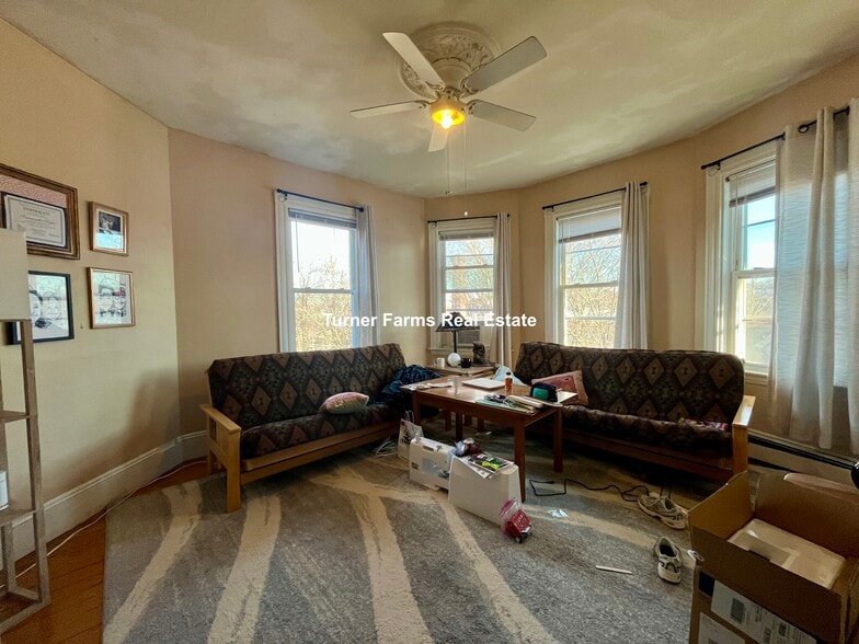 Building Photo - 803 Parker St