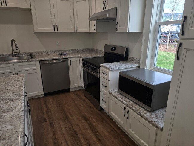 Building Photo - 188 Main St