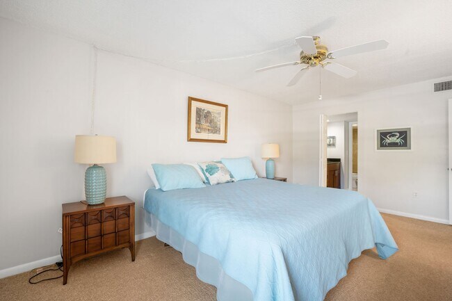 Building Photo - Fully Furnished 2BR/2BA Condo in Premier 5...
