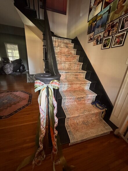 Building Photo - 401 Foxwood Dr