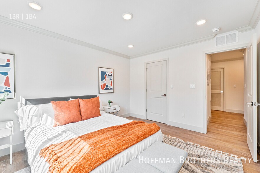 Building Photo - 821 3rd St