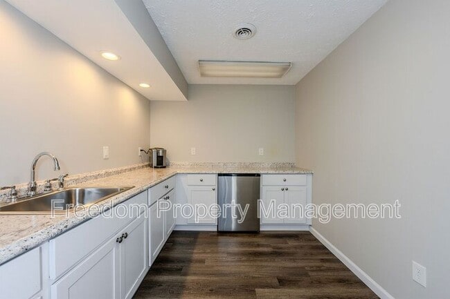 Building Photo - 9564 Basilwood Dr