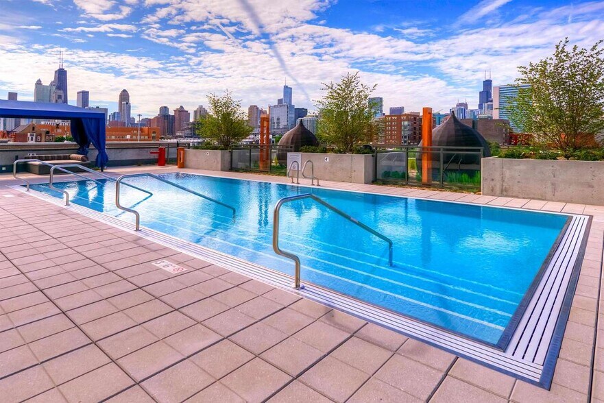 Building Photo - 1200 N Larrabee St