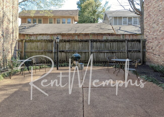 Building Photo - 358 E Pkwy N