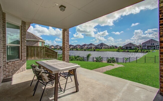 Building Photo - 2202 Anzio Ct