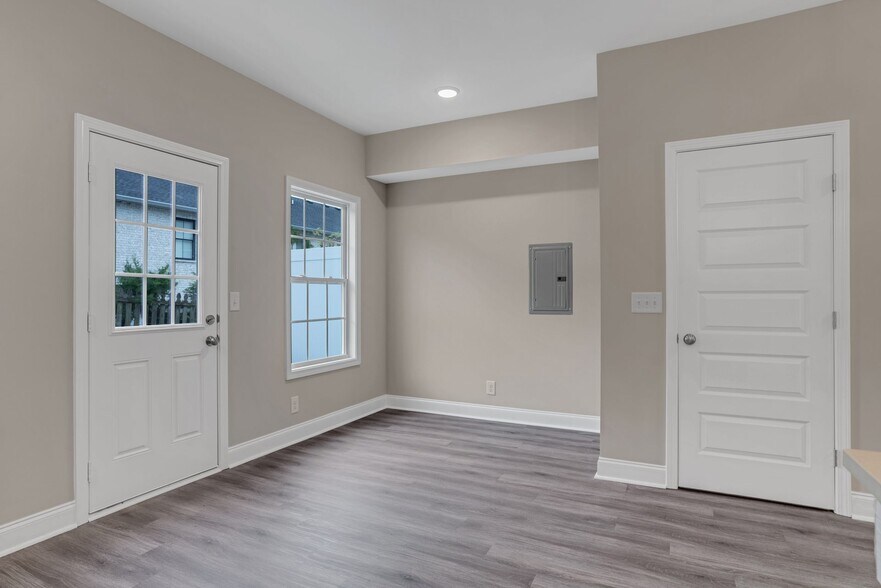 Building Photo - Excell Pointe 3 Bedroom Townhomes