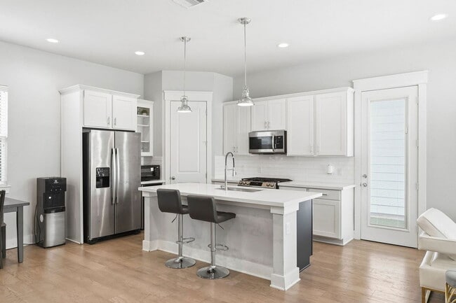 Building Photo - 3113 Paul Quinn St