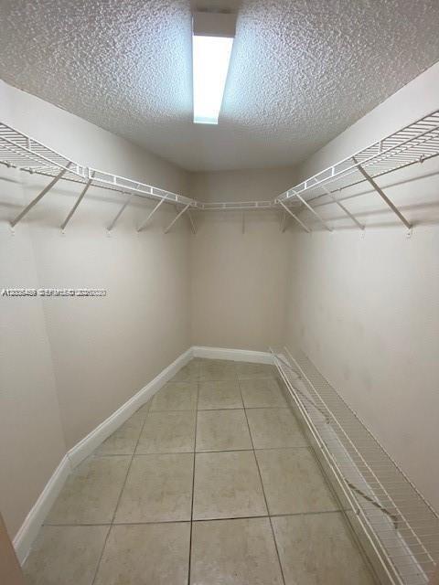 Building Photo - 4205 N University Dr