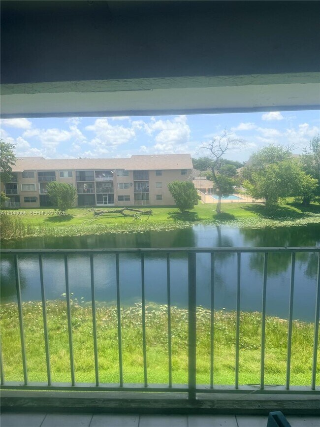 Building Photo - 8475 SW 156th Ct
