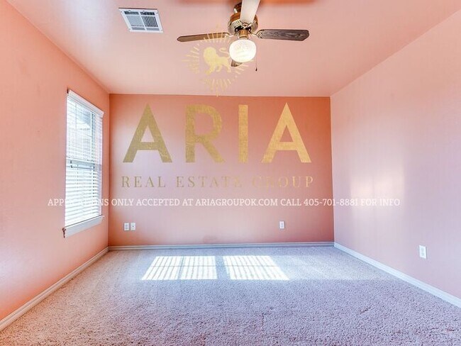 Building Photo - STUNNING 3 BED/2.5 BATH BROOKHAVEN DUPLEX!...