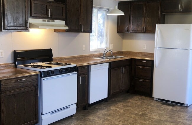 Building Photo - Great New Kingman 2+2 Split Floor plan!