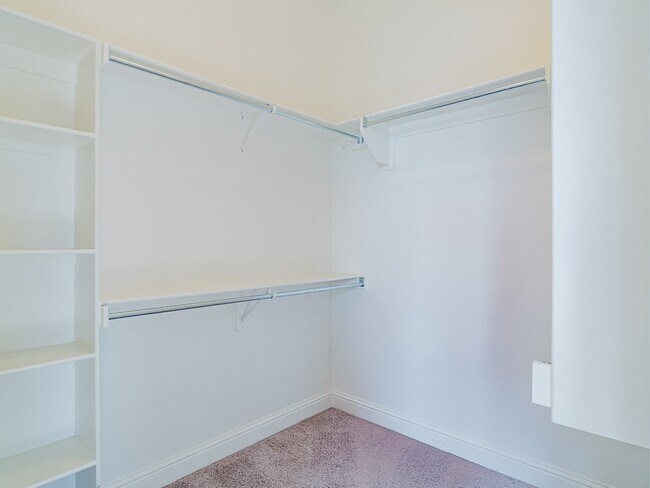 Building Photo - 1500 SW Wisteria Ave