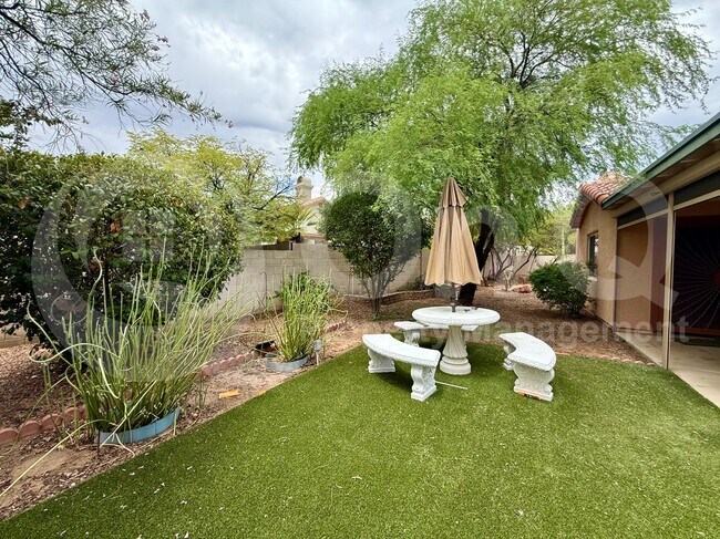 Building Photo - 144 E Mesquite Crest Pl