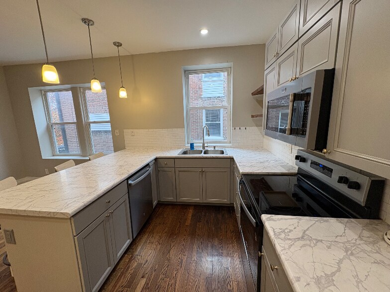 Building Photo - 4120 Wyoming St