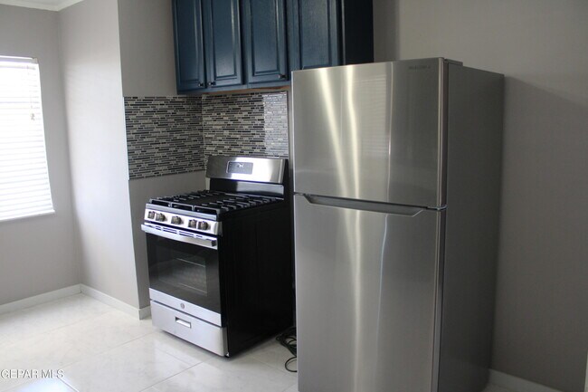 Building Photo - 1507 Dennis Cir