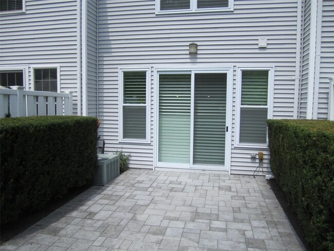 Building Photo - 163 Windward Ct S