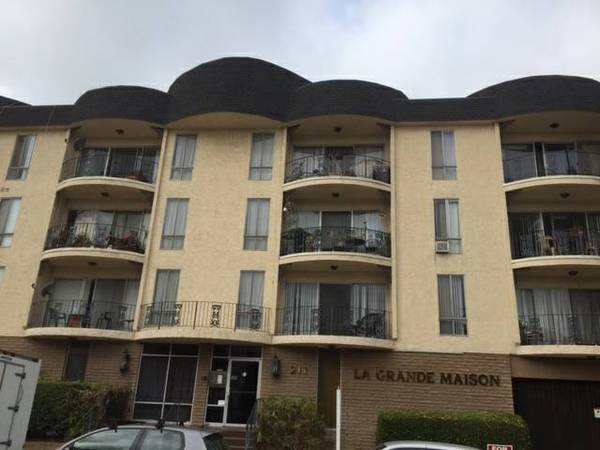 La Grande Maison - 211 Grand Ave