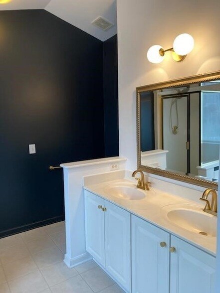 Building Photo - 111 Tyne Dr