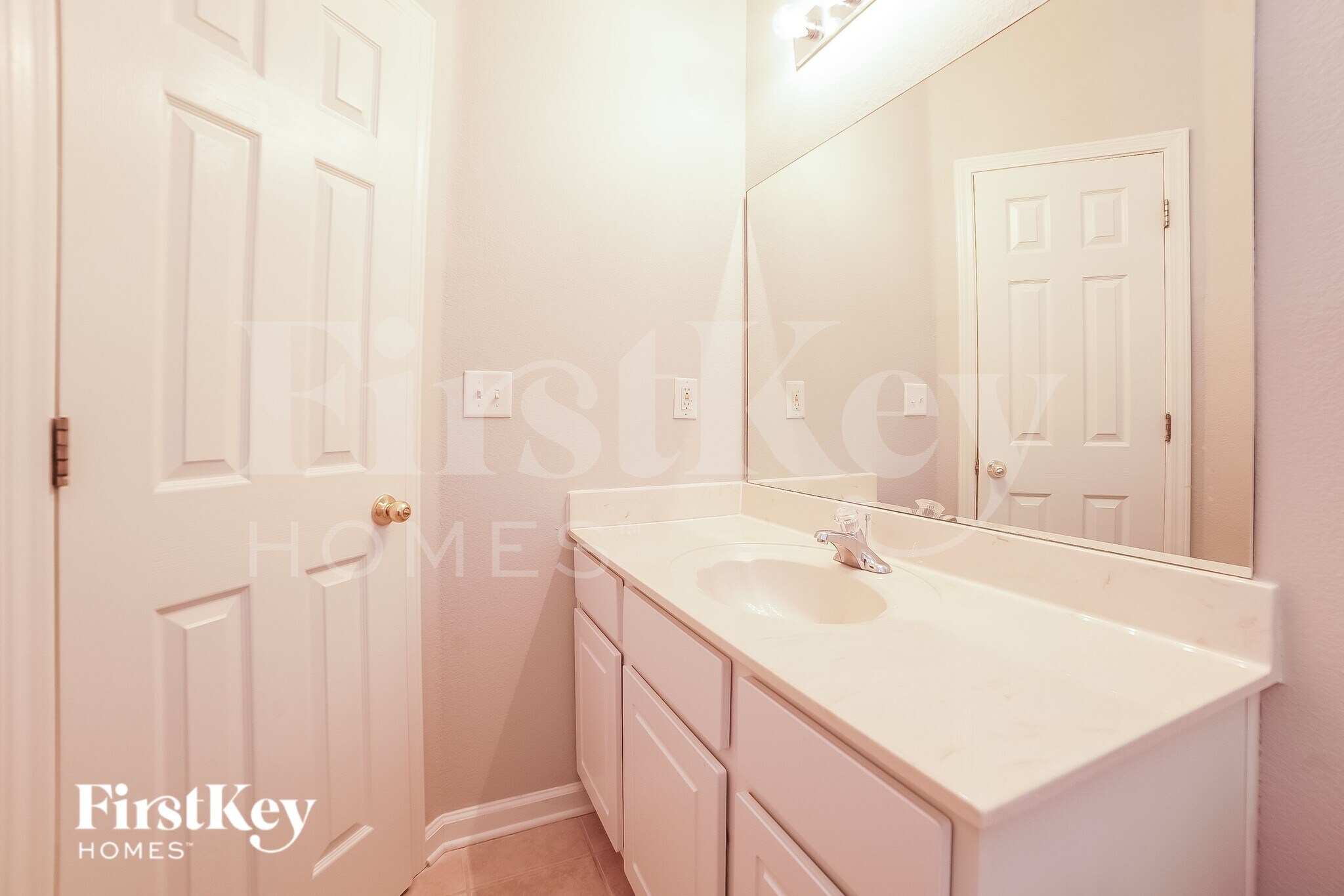 Building Photo - 5515 Southern Peake Dr