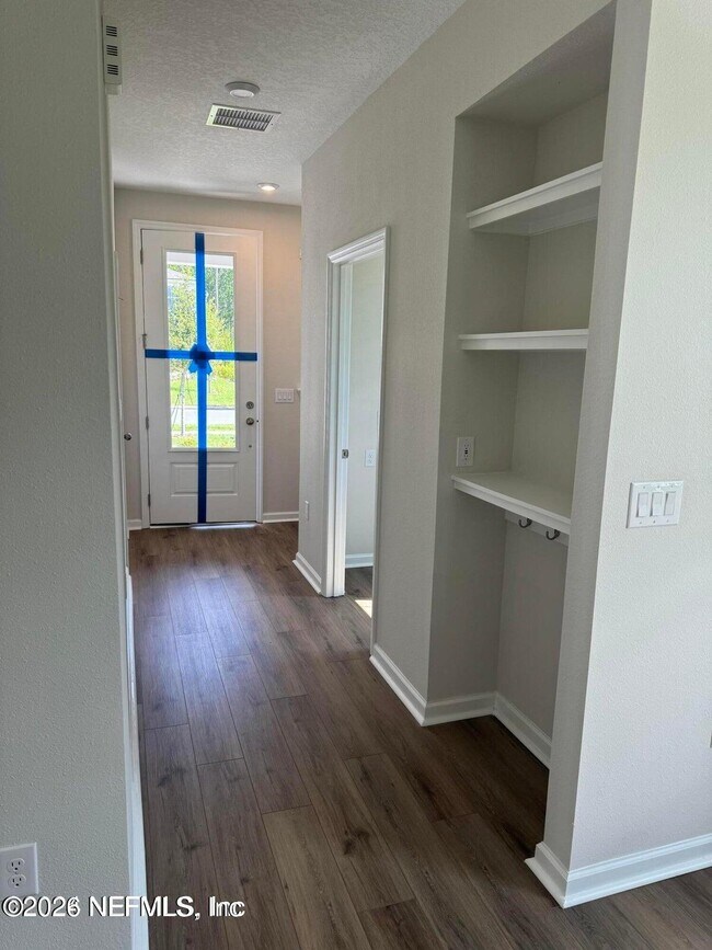 Building Photo - 41 Spruce Hl Pt