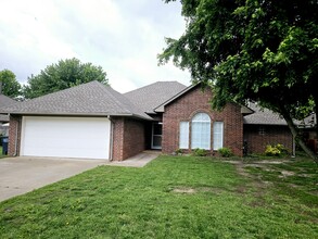 Building Photo - 2010 Constitution Ave