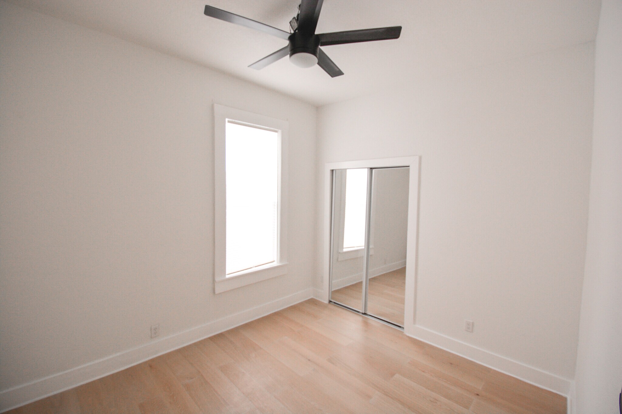 Bedroom 1 - 812 W Russell Pl