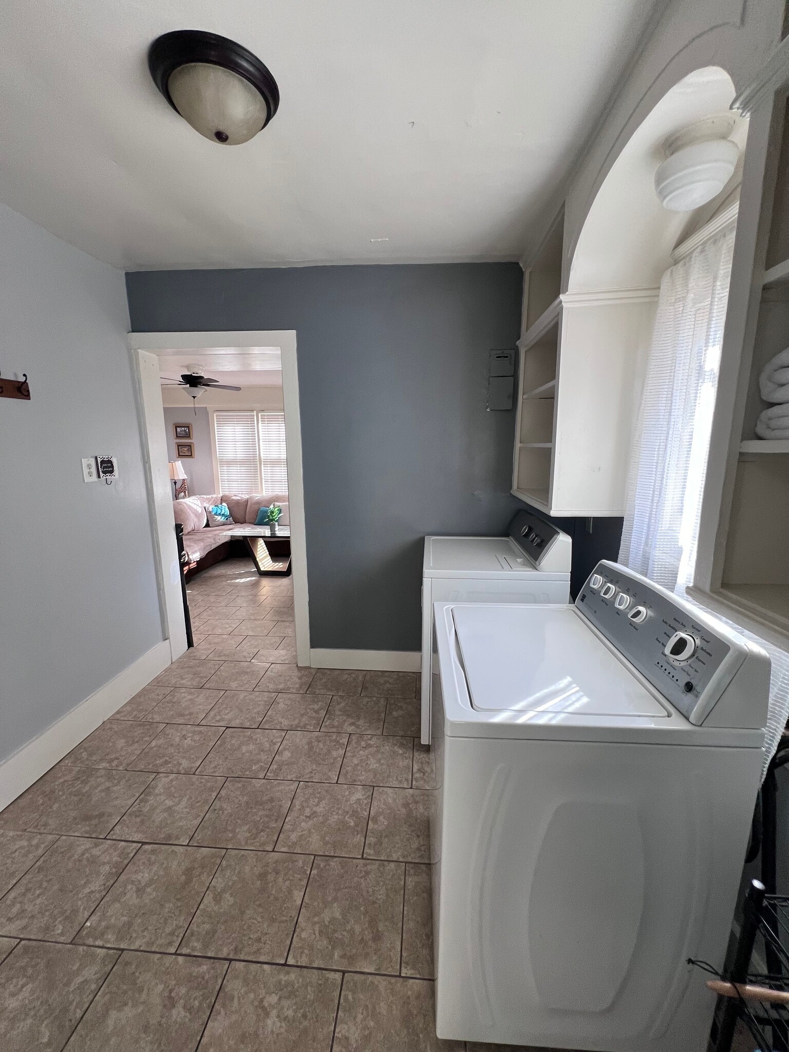 Building Photo - 1439 Eastmoreland Ave