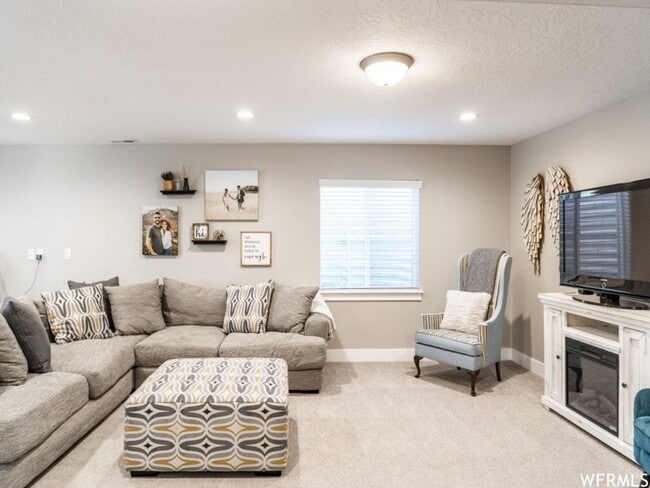 Building Photo - Amazing Six Bedroom Home, Draper, 3200 sq ...