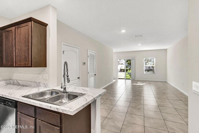 Building Photo - 7625 Legacy Trl