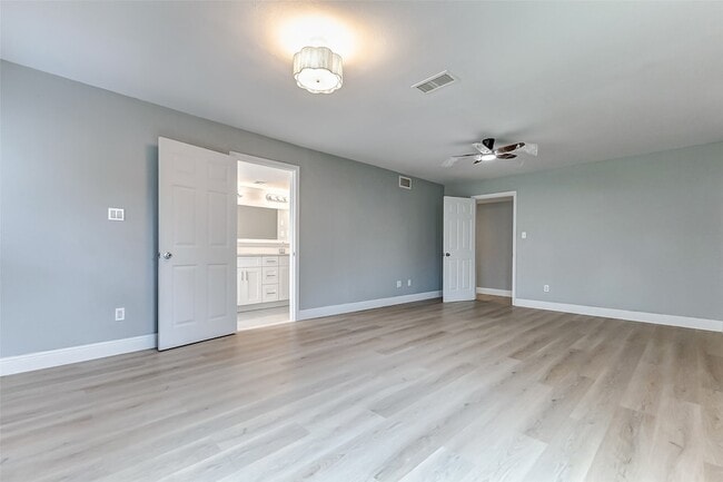 Building Photo - 1727 Cloister Dr