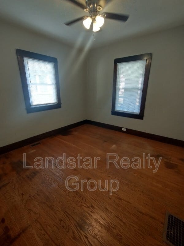 Building Photo - 1508 Sale Ave