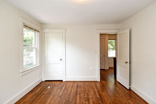 Building Photo - 633 24th St S