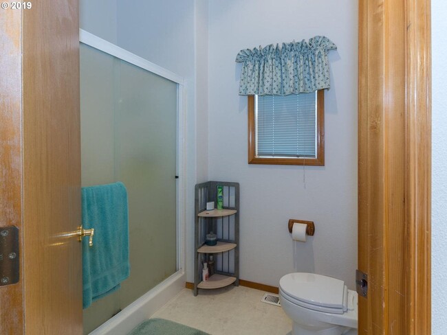 Building Photo - Lovely Single Level Gresham Home - 4 Bedro...
