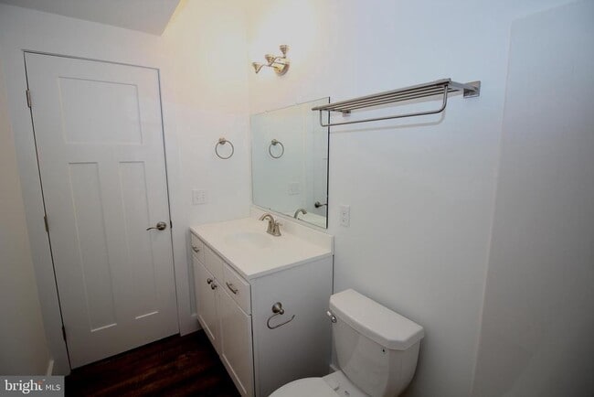 Building Photo - 306 Main St