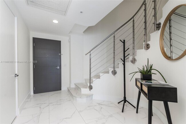 Building Photo - 17301 Biscayne Blvd