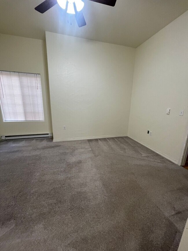 Building Photo - Town House in Post falls