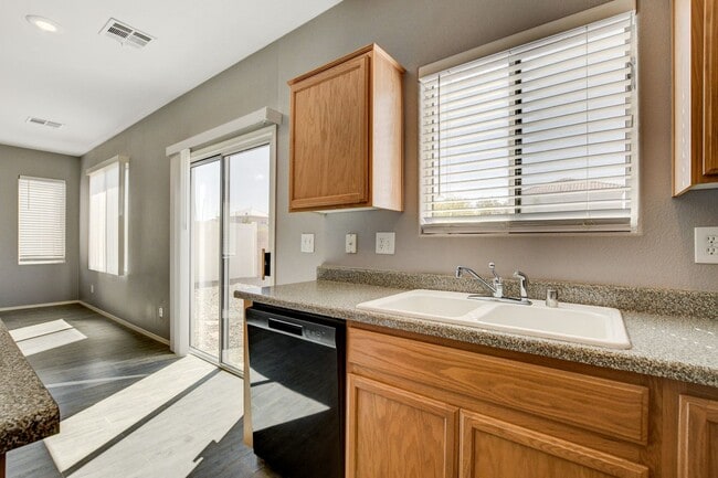 Building Photo - 4 Bedroom Home in the South West / 89139 Area