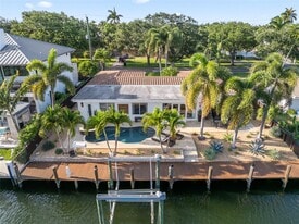 Building Photo - 2530 NE 49th St